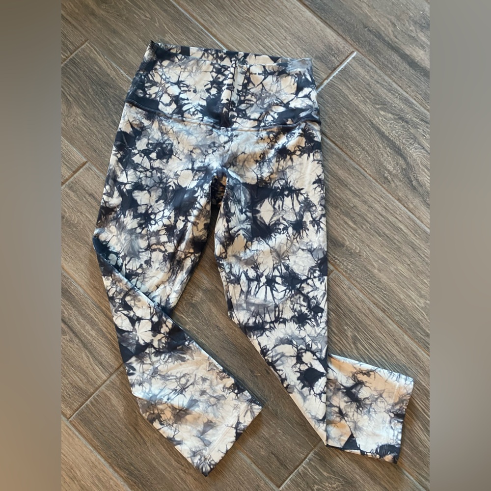 Lululemon Wunder Under Marble Dye High Rise Crop 21" Size 6